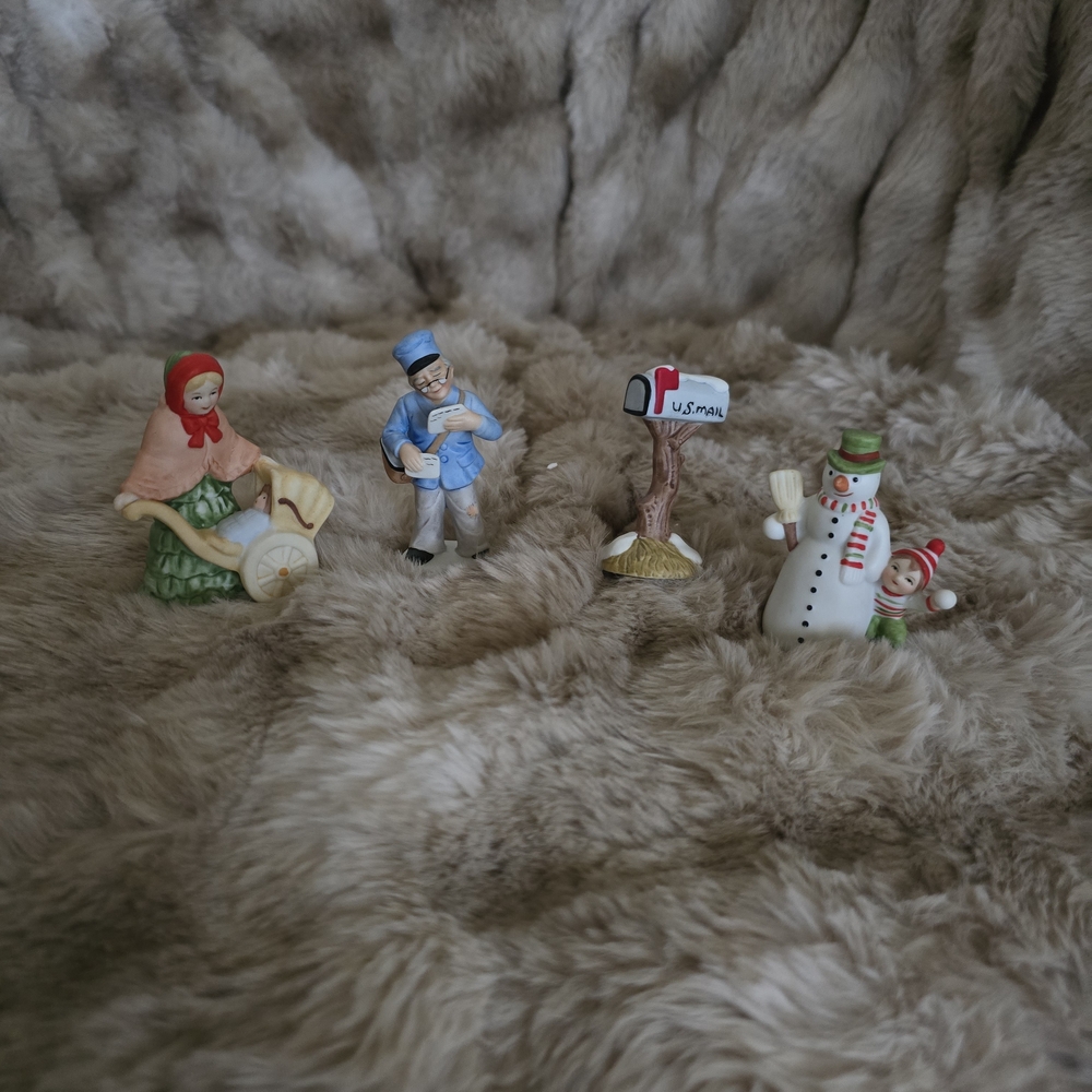Ceramic Christmas Figurines Set Lefton 4 Pieces